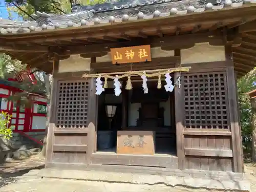 市原稲荷神社の末社・摂社