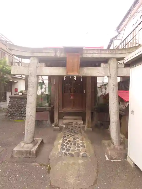 烏巣之森稲荷大明神(神奈川県)
