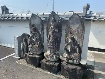 宝性寺の{uncategorized: "未分類", other: "その他", undefined: "問題あり", building: "その他建物", grave: "お墓", sacred_gate: "鳥居", guardian: "狛犬", statue: "像", buddha: "仏像", history: "歴史", nature: "自然", garden: "庭園", animal: "動物", pagoda: "塔", temizu: "手水舎", mountain_gate: "山門・神門", sanctuary: "本殿・本堂", subordinate: "末社・摂社", art: "芸術", scenery: "景色", jizo: "地蔵", ema: "絵馬", goshuin: "御朱印", omikuji: "おみくじ", items: "授与品その他", amulet: "お守り", goshuincho: "御朱印帳", eats: "食事", festival: "お祭り", votive_dance: "神楽", shichigosan: "七五三参", wedding: "結婚式", experience: "体験その他", initially: "初詣", around: "周辺", anti_infection: "感染症対策"}