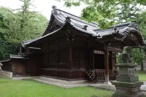 岡宮神社の本殿