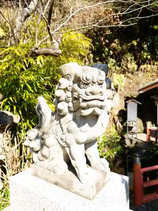 銭洗弁財天宇賀福神社の{uncategorized: "未分類", other: "その他", undefined: "問題あり", building: "その他建物", grave: "お墓", sacred_gate: "鳥居", guardian: "狛犬", statue: "像", buddha: "仏像", history: "歴史", nature: "自然", garden: "庭園", animal: "動物", pagoda: "塔", temizu: "手水舎", mountain_gate: "山門・神門", sanctuary: "本殿・本堂", subordinate: "末社・摂社", art: "芸術", scenery: "景色", jizo: "地蔵", ema: "絵馬", goshuin: "御朱印", omikuji: "おみくじ", items: "授与品その他", amulet: "お守り", goshuincho: "御朱印帳", eats: "食事", festival: "お祭り", votive_dance: "神楽", shichigosan: "七五三参", wedding: "結婚式", experience: "体験その他", initially: "初詣", around: "周辺", anti_infection: "感染症対策"}