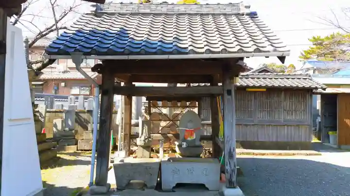 摂取院の手水舎