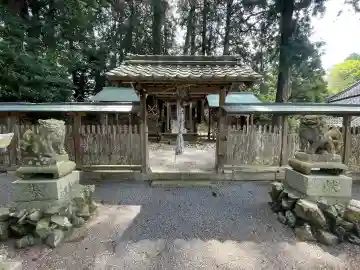 日枝神社 (甲南町稗谷)の{uncategorized: "未分類", other: "その他", undefined: "問題あり", building: "その他建物", grave: "お墓", sacred_gate: "鳥居", guardian: "狛犬", statue: "像", buddha: "仏像", history: "歴史", nature: "自然", garden: "庭園", animal: "動物", pagoda: "塔", temizu: "手水舎", mountain_gate: "山門・神門", sanctuary: "本殿・本堂", subordinate: "末社・摂社", art: "芸術", scenery: "景色", jizo: "地蔵", ema: "絵馬", goshuin: "御朱印", omikuji: "おみくじ", items: "授与品その他", amulet: "お守り", goshuincho: "御朱印帳", eats: "食事", festival: "お祭り", votive_dance: "神楽", shichigosan: "七五三参", wedding: "結婚式", experience: "体験その他", initially: "初詣", around: "周辺", anti_infection: "感染症対策"}