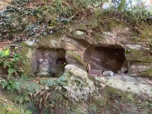 船越鉈切神社の塔