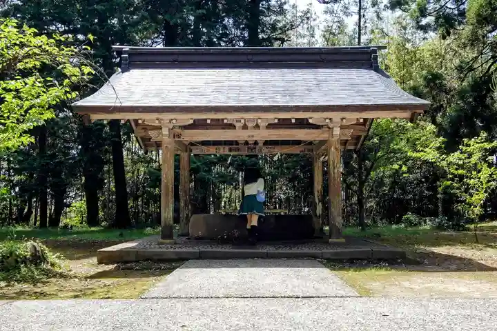 倭文神社の手水舎