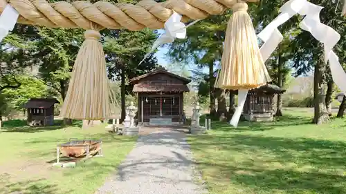 根神社の本殿