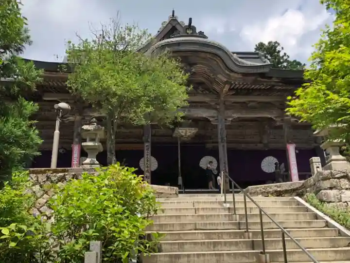 成相寺の本殿・本堂