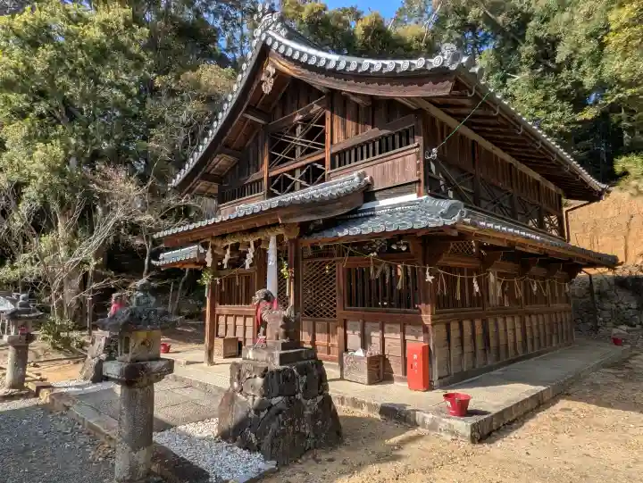 走田神社の{uncategorized: "未分類", other: "その他", undefined: "問題あり", building: "その他建物", grave: "お墓", sacred_gate: "鳥居", guardian: "狛犬", statue: "像", buddha: "仏像", history: "歴史", nature: "自然", garden: "庭園", animal: "動物", pagoda: "塔", temizu: "手水舎", mountain_gate: "山門・神門", sanctuary: "本殿・本堂", subordinate: "末社・摂社", art: "芸術", scenery: "景色", jizo: "地蔵", ema: "絵馬", goshuin: "御朱印", omikuji: "おみくじ", items: "授与品その他", amulet: "お守り", goshuincho: "御朱印帳", eats: "食事", festival: "お祭り", votive_dance: "神楽", shichigosan: "七五三参", wedding: "結婚式", experience: "体験その他", initially: "初詣", around: "周辺", anti_infection: "感染症対策"}