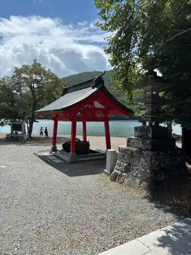 赤城神社の{uncategorized: "未分類", other: "その他", undefined: "問題あり", building: "その他建物", grave: "お墓", sacred_gate: "鳥居", guardian: "狛犬", statue: "像", buddha: "仏像", history: "歴史", nature: "自然", garden: "庭園", animal: "動物", pagoda: "塔", temizu: "手水舎", mountain_gate: "山門・神門", sanctuary: "本殿・本堂", subordinate: "末社・摂社", art: "芸術", scenery: "景色", jizo: "地蔵", ema: "絵馬", goshuin: "御朱印", omikuji: "おみくじ", items: "授与品その他", amulet: "お守り", goshuincho: "御朱印帳", eats: "食事", festival: "お祭り", votive_dance: "神楽", shichigosan: "七五三参", wedding: "結婚式", experience: "体験その他", initially: "初詣", around: "周辺", anti_infection: "感染症対策"}