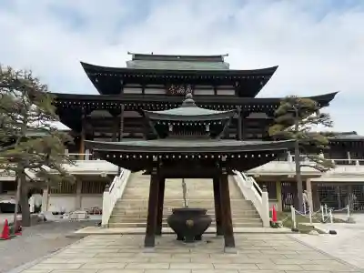 萬満寺の{uncategorized: "未分類", other: "その他", undefined: "問題あり", building: "その他建物", grave: "お墓", sacred_gate: "鳥居", guardian: "狛犬", statue: "像", buddha: "仏像", history: "歴史", nature: "自然", garden: "庭園", animal: "動物", pagoda: "塔", temizu: "手水舎", mountain_gate: "山門・神門", sanctuary: "本殿・本堂", subordinate: "末社・摂社", art: "芸術", scenery: "景色", jizo: "地蔵", ema: "絵馬", goshuin: "御朱印", omikuji: "おみくじ", items: "授与品その他", amulet: "お守り", goshuincho: "御朱印帳", eats: "食事", festival: "お祭り", votive_dance: "神楽", shichigosan: "七五三参", wedding: "結婚式", experience: "体験その他", initially: "初詣", around: "周辺", anti_infection: "感染症対策"}