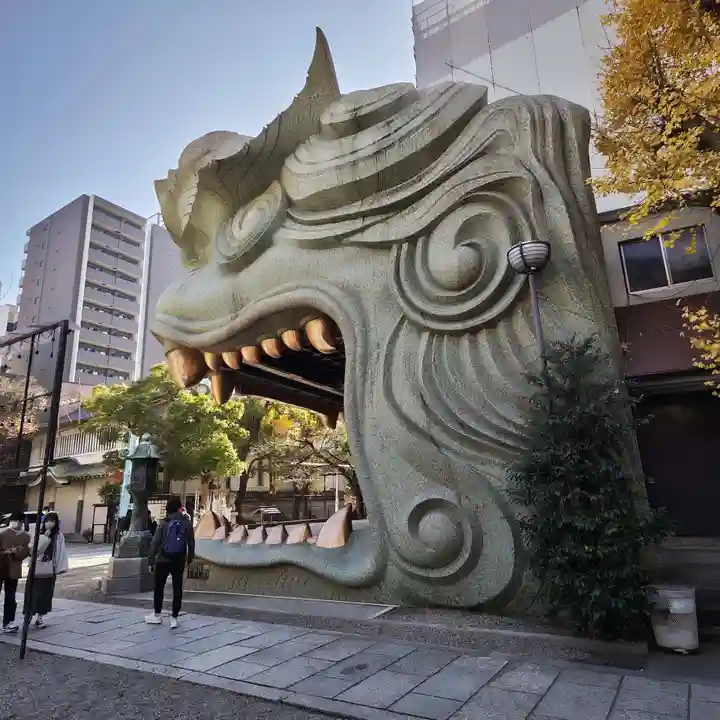 難波八阪神社の狛犬