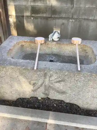 六所社（如意申町）の手水舎