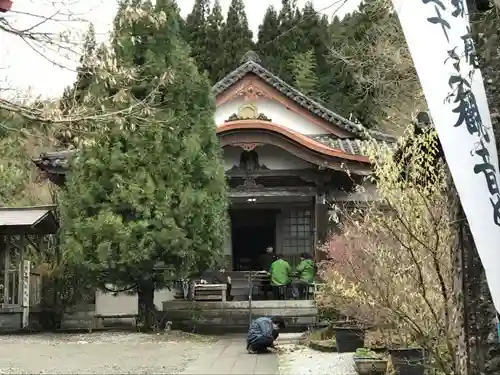 竜泉寺の本殿