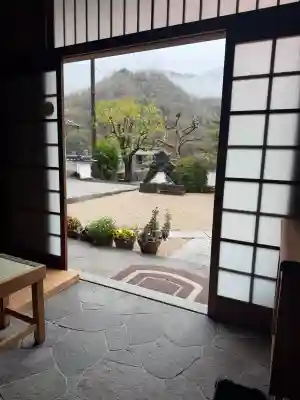 宝鏡寺の{uncategorized: "未分類", other: "その他", undefined: "問題あり", building: "その他建物", grave: "お墓", sacred_gate: "鳥居", guardian: "狛犬", statue: "像", buddha: "仏像", history: "歴史", nature: "自然", garden: "庭園", animal: "動物", pagoda: "塔", temizu: "手水舎", mountain_gate: "山門・神門", sanctuary: "本殿・本堂", subordinate: "末社・摂社", art: "芸術", scenery: "景色", jizo: "地蔵", ema: "絵馬", goshuin: "御朱印", omikuji: "おみくじ", items: "授与品その他", amulet: "お守り", goshuincho: "御朱印帳", eats: "食事", festival: "お祭り", votive_dance: "神楽", shichigosan: "七五三参", wedding: "結婚式", experience: "体験その他", initially: "初詣", around: "周辺", anti_infection: "感染症対策"}