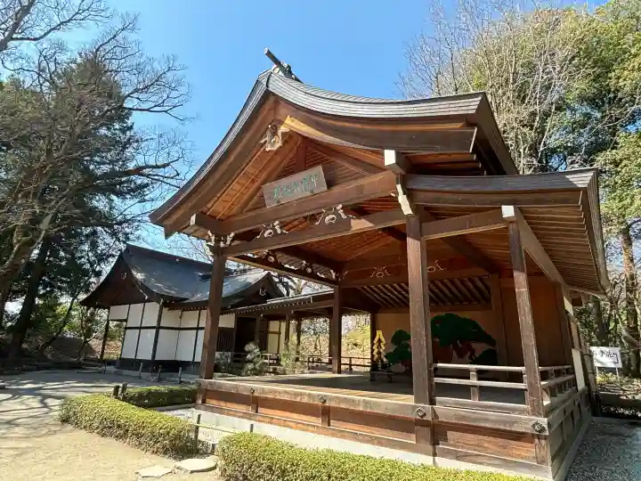 武田神社の{uncategorized: "未分類", other: "その他", undefined: "問題あり", building: "その他建物", grave: "お墓", sacred_gate: "鳥居", guardian: "狛犬", statue: "像", buddha: "仏像", history: "歴史", nature: "自然", garden: "庭園", animal: "動物", pagoda: "塔", temizu: "手水舎", mountain_gate: "山門・神門", sanctuary: "本殿・本堂", subordinate: "末社・摂社", art: "芸術", scenery: "景色", jizo: "地蔵", ema: "絵馬", goshuin: "御朱印", omikuji: "おみくじ", items: "授与品その他", amulet: "お守り", goshuincho: "御朱印帳", eats: "食事", festival: "お祭り", votive_dance: "神楽", shichigosan: "七五三参", wedding: "結婚式", experience: "体験その他", initially: "初詣", around: "周辺", anti_infection: "感染症対策"}