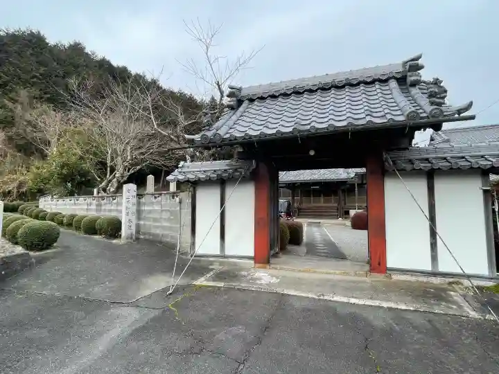 宝善寺の{uncategorized: "未分類", other: "その他", undefined: "問題あり", building: "その他建物", grave: "お墓", sacred_gate: "鳥居", guardian: "狛犬", statue: "像", buddha: "仏像", history: "歴史", nature: "自然", garden: "庭園", animal: "動物", pagoda: "塔", temizu: "手水舎", mountain_gate: "山門・神門", sanctuary: "本殿・本堂", subordinate: "末社・摂社", art: "芸術", scenery: "景色", jizo: "地蔵", ema: "絵馬", goshuin: "御朱印", omikuji: "おみくじ", items: "授与品その他", amulet: "お守り", goshuincho: "御朱印帳", eats: "食事", festival: "お祭り", votive_dance: "神楽", shichigosan: "七五三参", wedding: "結婚式", experience: "体験その他", initially: "初詣", around: "周辺", anti_infection: "感染症対策"}