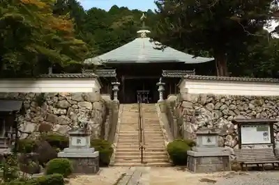 法楽寺の本殿・本堂