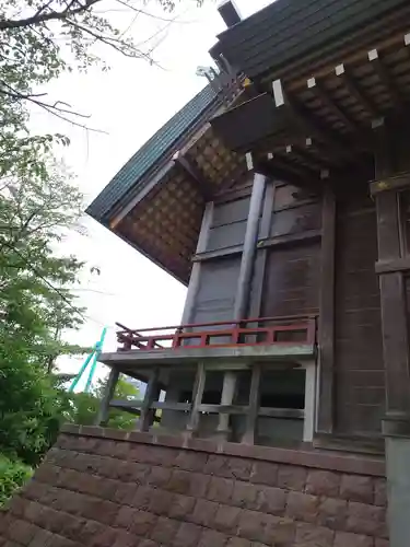 信濃神社の本殿