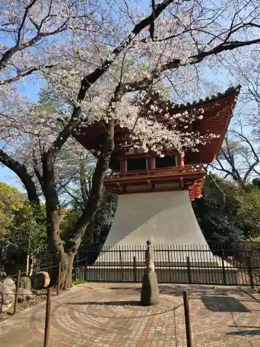 瀧泉寺（目黒不動尊）の{uncategorized: "未分類", other: "その他", undefined: "問題あり", building: "その他建物", grave: "お墓", sacred_gate: "鳥居", guardian: "狛犬", statue: "像", buddha: "仏像", history: "歴史", nature: "自然", garden: "庭園", animal: "動物", pagoda: "塔", temizu: "手水舎", mountain_gate: "山門・神門", sanctuary: "本殿・本堂", subordinate: "末社・摂社", art: "芸術", scenery: "景色", jizo: "地蔵", ema: "絵馬", goshuin: "御朱印", omikuji: "おみくじ", items: "授与品その他", amulet: "お守り", goshuincho: "御朱印帳", eats: "食事", festival: "お祭り", votive_dance: "神楽", shichigosan: "七五三参", wedding: "結婚式", experience: "体験その他", initially: "初詣", around: "周辺", anti_infection: "感染症対策"}