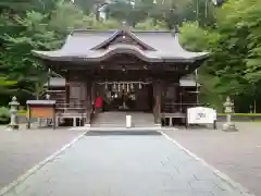 義經神社の本殿