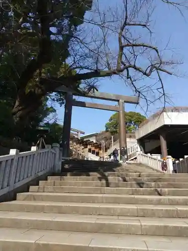 伊勢山皇大神宮の鳥居