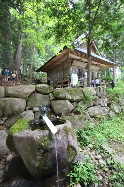 戸隠神社火之御子社の手水舎