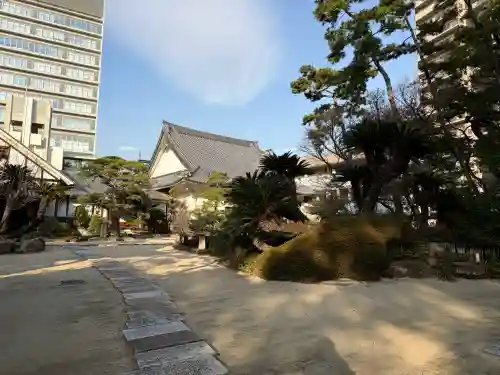 海清寺の{uncategorized: "未分類", other: "その他", undefined: "問題あり", building: "その他建物", grave: "お墓", sacred_gate: "鳥居", guardian: "狛犬", statue: "像", buddha: "仏像", history: "歴史", nature: "自然", garden: "庭園", animal: "動物", pagoda: "塔", temizu: "手水舎", mountain_gate: "山門・神門", sanctuary: "本殿・本堂", subordinate: "末社・摂社", art: "芸術", scenery: "景色", jizo: "地蔵", ema: "絵馬", goshuin: "御朱印", omikuji: "おみくじ", items: "授与品その他", amulet: "お守り", goshuincho: "御朱印帳", eats: "食事", festival: "お祭り", votive_dance: "神楽", shichigosan: "七五三参", wedding: "結婚式", experience: "体験その他", initially: "初詣", around: "周辺", anti_infection: "感染症対策"}