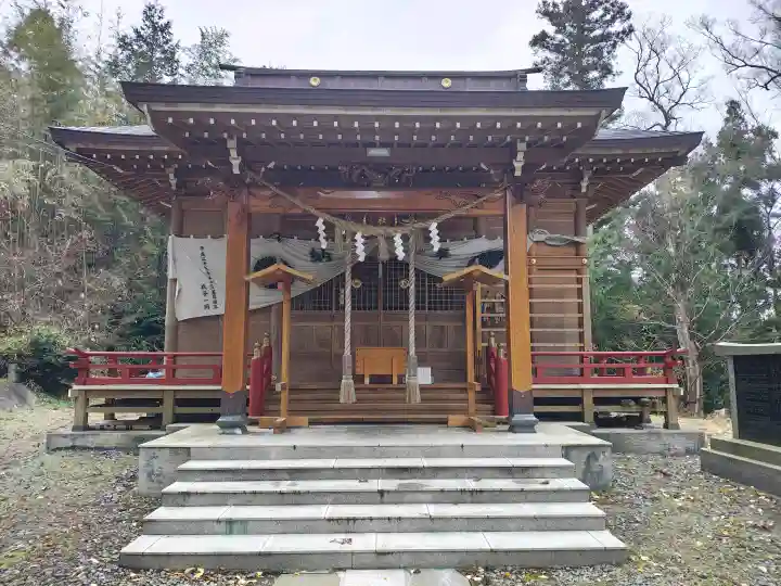 新山神社の{uncategorized: "未分類", other: "その他", undefined: "問題あり", building: "その他建物", grave: "お墓", sacred_gate: "鳥居", guardian: "狛犬", statue: "像", buddha: "仏像", history: "歴史", nature: "自然", garden: "庭園", animal: "動物", pagoda: "塔", temizu: "手水舎", mountain_gate: "山門・神門", sanctuary: "本殿・本堂", subordinate: "末社・摂社", art: "芸術", scenery: "景色", jizo: "地蔵", ema: "絵馬", goshuin: "御朱印", omikuji: "おみくじ", items: "授与品その他", amulet: "お守り", goshuincho: "御朱印帳", eats: "食事", festival: "お祭り", votive_dance: "神楽", shichigosan: "七五三参", wedding: "結婚式", experience: "体験その他", initially: "初詣", around: "周辺", anti_infection: "感染症対策"}
