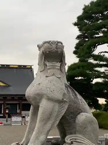 山形縣護國神社の狛犬