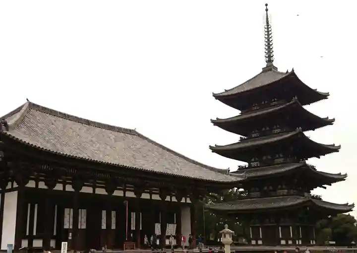 興福寺の本殿・本堂