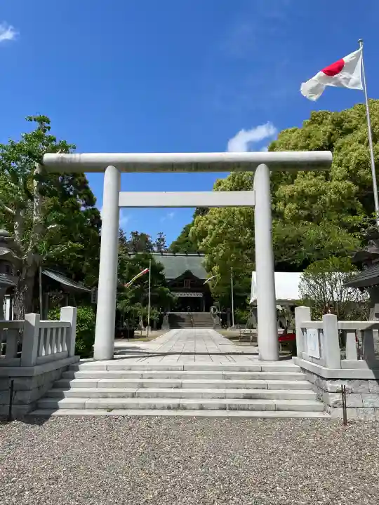 天津神明宮の{uncategorized: "未分類", other: "その他", undefined: "問題あり", building: "その他建物", grave: "お墓", sacred_gate: "鳥居", guardian: "狛犬", statue: "像", buddha: "仏像", history: "歴史", nature: "自然", garden: "庭園", animal: "動物", pagoda: "塔", temizu: "手水舎", mountain_gate: "山門・神門", sanctuary: "本殿・本堂", subordinate: "末社・摂社", art: "芸術", scenery: "景色", jizo: "地蔵", ema: "絵馬", goshuin: "御朱印", omikuji: "おみくじ", items: "授与品その他", amulet: "お守り", goshuincho: "御朱印帳", eats: "食事", festival: "お祭り", votive_dance: "神楽", shichigosan: "七五三参", wedding: "結婚式", experience: "体験その他", initially: "初詣", around: "周辺", anti_infection: "感染症対策"}