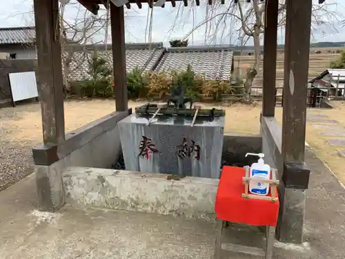 六手八幡神社の手水舎