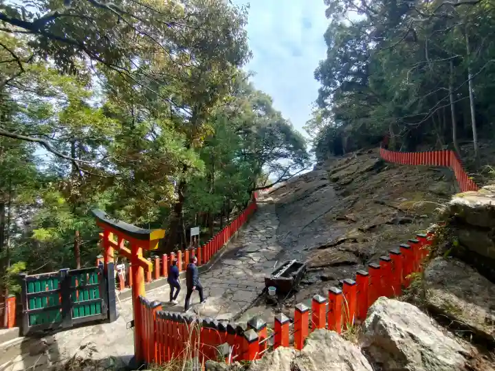 神倉神社(熊野速玉大社摂社)の{uncategorized: "未分類", other: "その他", undefined: "問題あり", building: "その他建物", grave: "お墓", sacred_gate: "鳥居", guardian: "狛犬", statue: "像", buddha: "仏像", history: "歴史", nature: "自然", garden: "庭園", animal: "動物", pagoda: "塔", temizu: "手水舎", mountain_gate: "山門・神門", sanctuary: "本殿・本堂", subordinate: "末社・摂社", art: "芸術", scenery: "景色", jizo: "地蔵", ema: "絵馬", goshuin: "御朱印", omikuji: "おみくじ", items: "授与品その他", amulet: "お守り", goshuincho: "御朱印帳", eats: "食事", festival: "お祭り", votive_dance: "神楽", shichigosan: "七五三参", wedding: "結婚式", experience: "体験その他", initially: "初詣", around: "周辺", anti_infection: "感染症対策"}