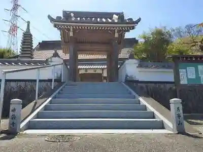 布袋寺の山門