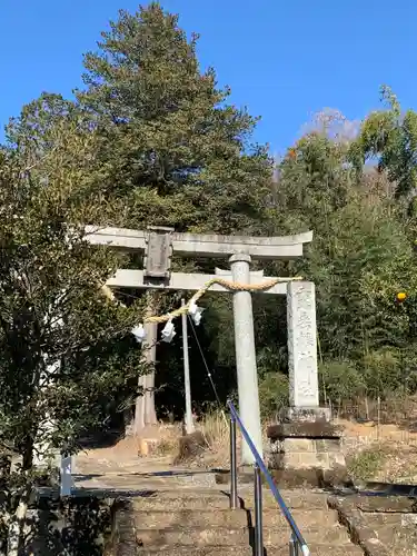 露垂根神社の鳥居