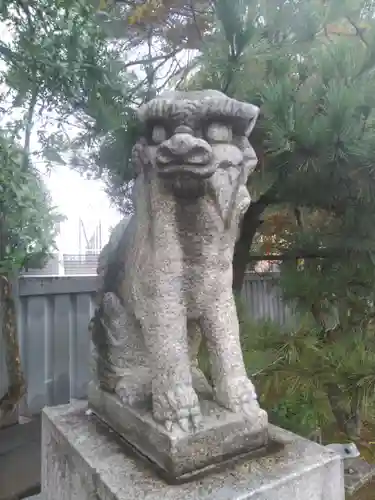 三社神社の狛犬