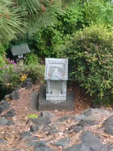 品川神社の{uncategorized: "未分類", other: "その他", undefined: "問題あり", building: "その他建物", grave: "お墓", sacred_gate: "鳥居", guardian: "狛犬", statue: "像", buddha: "仏像", history: "歴史", nature: "自然", garden: "庭園", animal: "動物", pagoda: "塔", temizu: "手水舎", mountain_gate: "山門・神門", sanctuary: "本殿・本堂", subordinate: "末社・摂社", art: "芸術", scenery: "景色", jizo: "地蔵", ema: "絵馬", goshuin: "御朱印", omikuji: "おみくじ", items: "授与品その他", amulet: "お守り", goshuincho: "御朱印帳", eats: "食事", festival: "お祭り", votive_dance: "神楽", shichigosan: "七五三参", wedding: "結婚式", experience: "体験その他", initially: "初詣", around: "周辺", anti_infection: "感染症対策"}