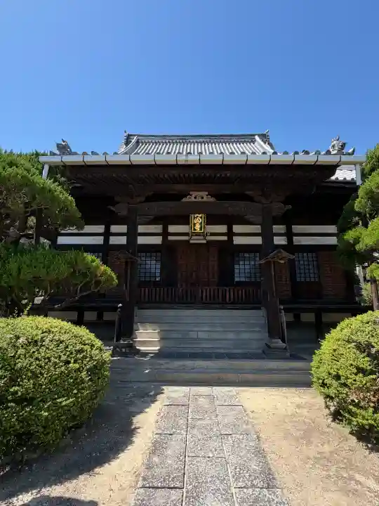 光明寺の{uncategorized: "未分類", other: "その他", undefined: "問題あり", building: "その他建物", grave: "お墓", sacred_gate: "鳥居", guardian: "狛犬", statue: "像", buddha: "仏像", history: "歴史", nature: "自然", garden: "庭園", animal: "動物", pagoda: "塔", temizu: "手水舎", mountain_gate: "山門・神門", sanctuary: "本殿・本堂", subordinate: "末社・摂社", art: "芸術", scenery: "景色", jizo: "地蔵", ema: "絵馬", goshuin: "御朱印", omikuji: "おみくじ", items: "授与品その他", amulet: "お守り", goshuincho: "御朱印帳", eats: "食事", festival: "お祭り", votive_dance: "神楽", shichigosan: "七五三参", wedding: "結婚式", experience: "体験その他", initially: "初詣", around: "周辺", anti_infection: "感染症対策"}