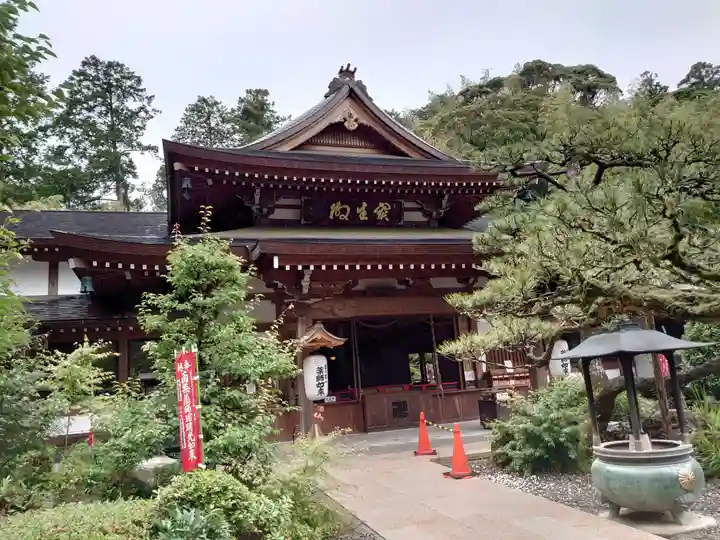 目の霊山 油山寺の本殿・本堂