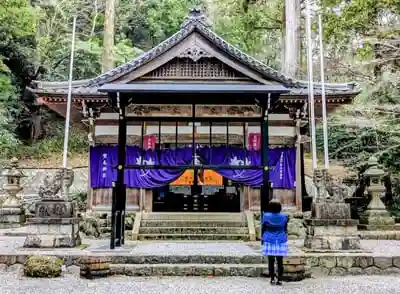 賀毛神社の本殿