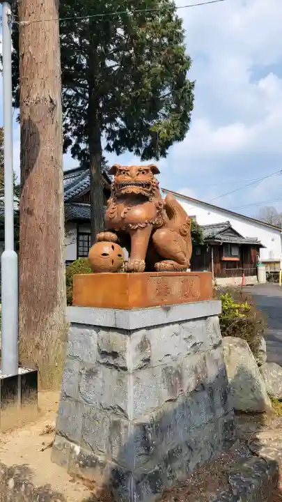新宮神社の{uncategorized: "未分類", other: "その他", undefined: "問題あり", building: "その他建物", grave: "お墓", sacred_gate: "鳥居", guardian: "狛犬", statue: "像", buddha: "仏像", history: "歴史", nature: "自然", garden: "庭園", animal: "動物", pagoda: "塔", temizu: "手水舎", mountain_gate: "山門・神門", sanctuary: "本殿・本堂", subordinate: "末社・摂社", art: "芸術", scenery: "景色", jizo: "地蔵", ema: "絵馬", goshuin: "御朱印", omikuji: "おみくじ", items: "授与品その他", amulet: "お守り", goshuincho: "御朱印帳", eats: "食事", festival: "お祭り", votive_dance: "神楽", shichigosan: "七五三参", wedding: "結婚式", experience: "体験その他", initially: "初詣", around: "周辺", anti_infection: "感染症対策"}