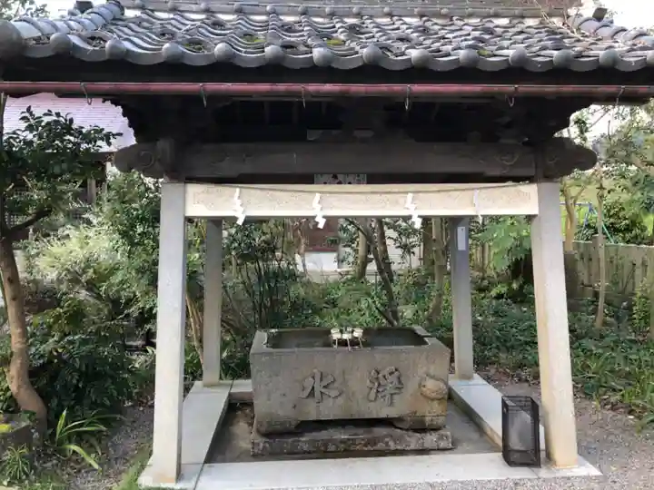 小田井縣神社の手水舎