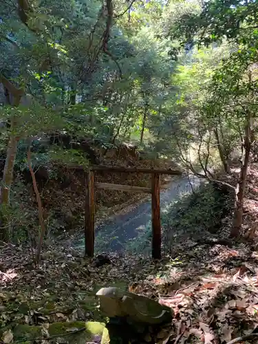 庚申塔の鳥居