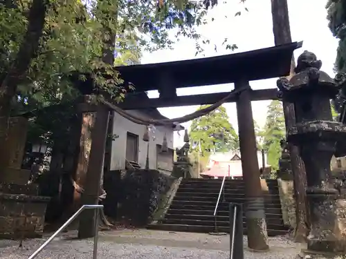 男成神社の鳥居