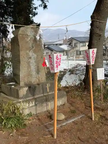 稲荷神社の{uncategorized: "未分類", other: "その他", undefined: "問題あり", building: "その他建物", grave: "お墓", sacred_gate: "鳥居", guardian: "狛犬", statue: "像", buddha: "仏像", history: "歴史", nature: "自然", garden: "庭園", animal: "動物", pagoda: "塔", temizu: "手水舎", mountain_gate: "山門・神門", sanctuary: "本殿・本堂", subordinate: "末社・摂社", art: "芸術", scenery: "景色", jizo: "地蔵", ema: "絵馬", goshuin: "御朱印", omikuji: "おみくじ", items: "授与品その他", amulet: "お守り", goshuincho: "御朱印帳", eats: "食事", festival: "お祭り", votive_dance: "神楽", shichigosan: "七五三参", wedding: "結婚式", experience: "体験その他", initially: "初詣", around: "周辺", anti_infection: "感染症対策"}