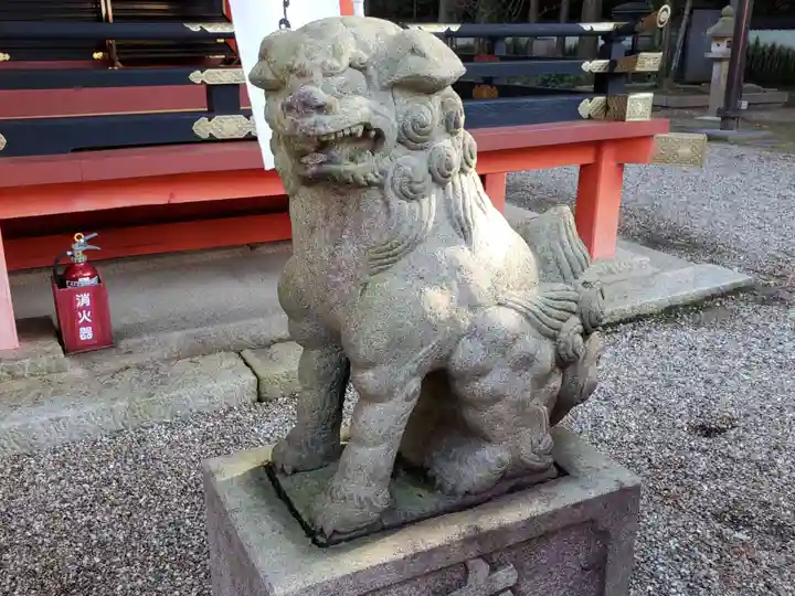 六所神社の狛犬