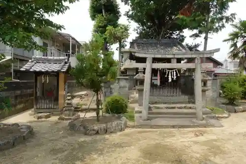 野上神社の本殿