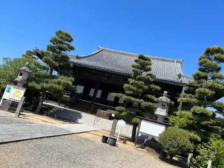 常楽寺の本殿・本堂