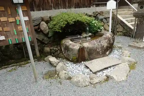 烏帽子形八幡神社の手水