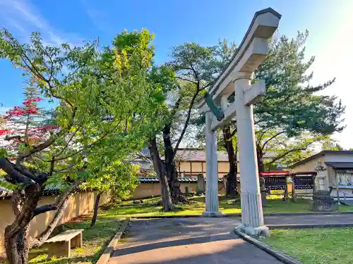 弘前八坂神社の鳥居